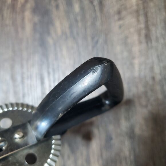 Vintage Ekco Hand Mixer - Picture 5 of 5